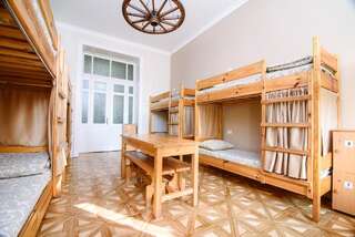 Хостелы Cossacks Hostel Львов Кровать в общем номере с 4 кроватями-1