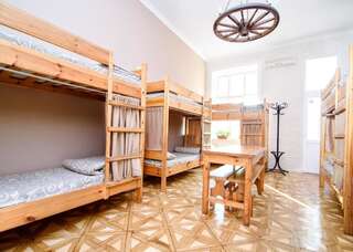 Хостелы Cossacks Hostel Львов Кровать в общем номере с 4 кроватями-4